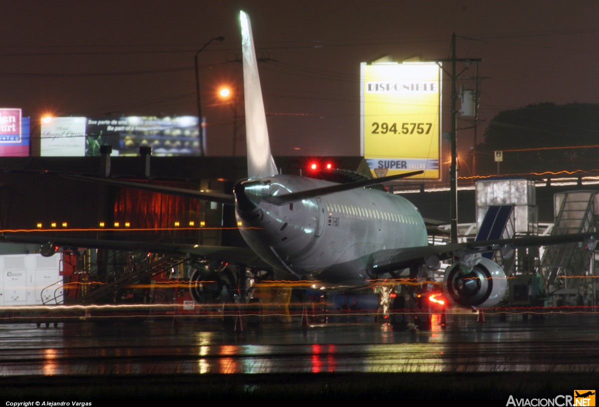 TI-BCF - Embraer 190-100IGW - TACA International Airlines