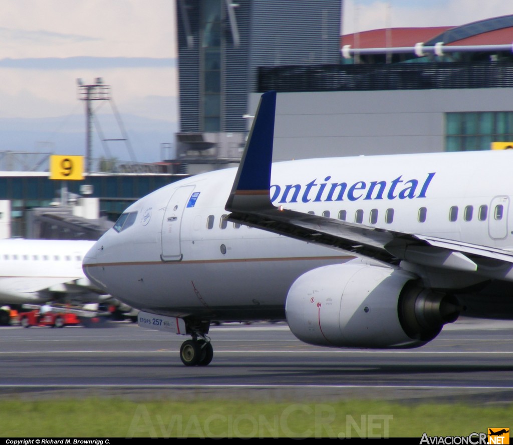 N77296 - Boeing 737-824 - Continental Airlines