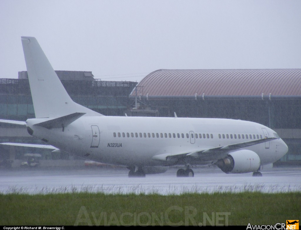 N323UA - Boeing 737-322 - United Airlines