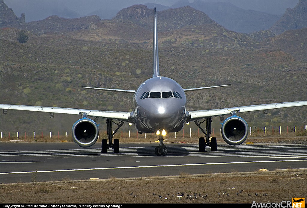 EC-GRF - Airbus A320-211 - Click Air
