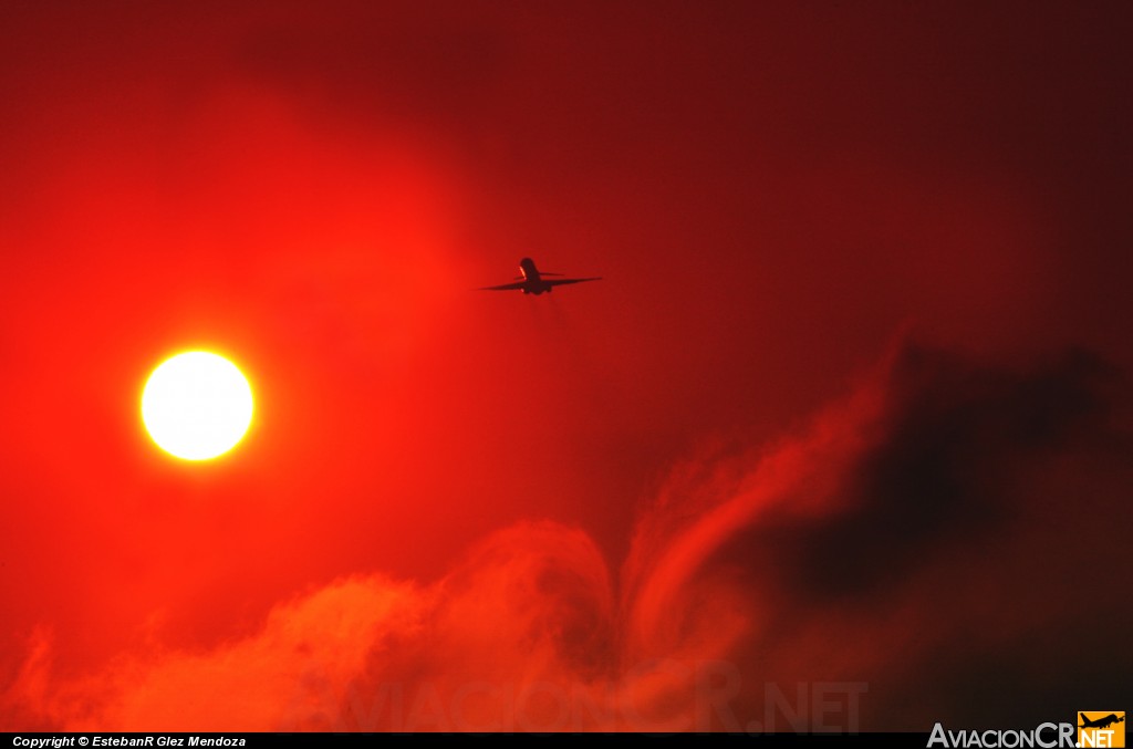 EC-KHX - Boeing 717-2K9 - Spanair