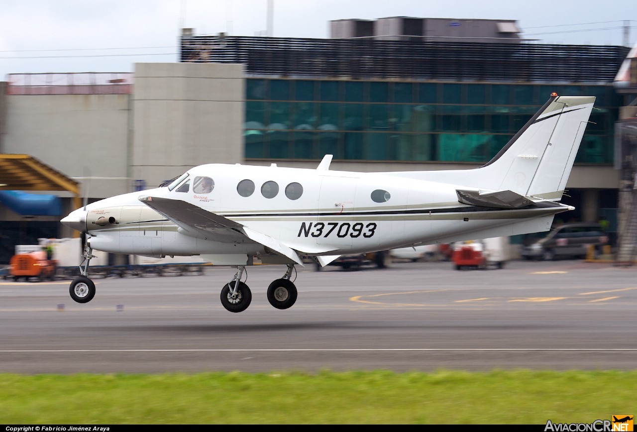 N37093 - Beechcraft C90GT King Air - Privado
