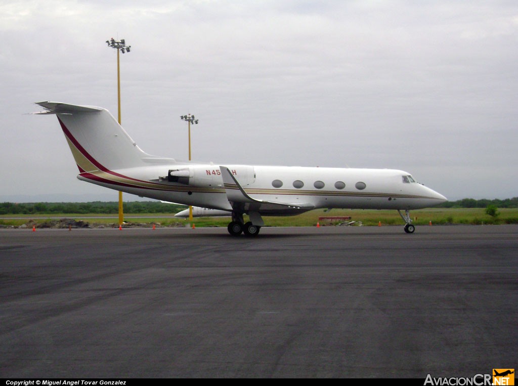 N450MH - Gulfstream American G-1159 Gulfstream II - Privado