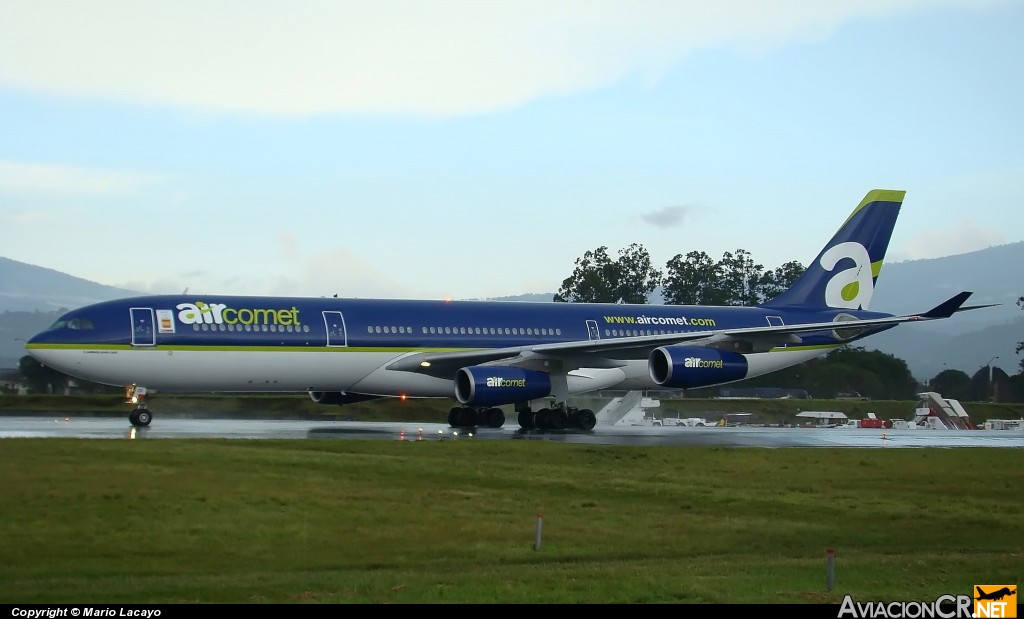 EC-KCF - Airbus A340-311 - Air Comet