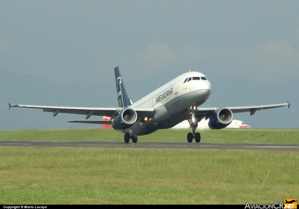 F-OHMM - Airbus A320-231 - Mexicana