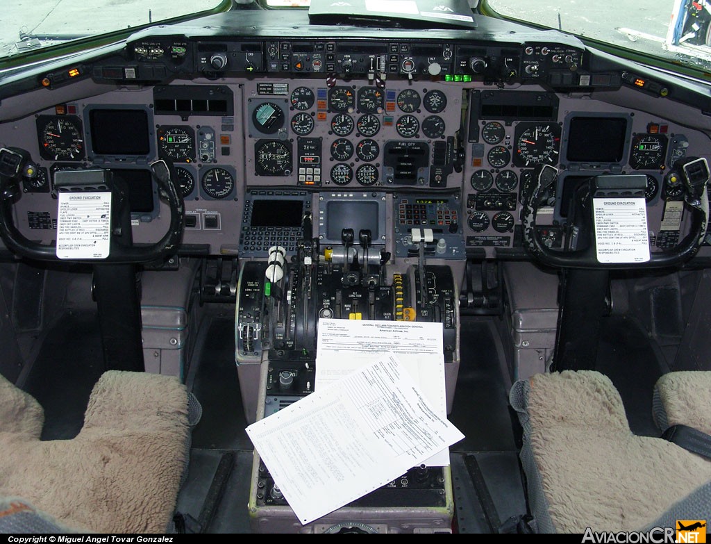 N33502 - McDonnell Douglas MD-82 (DC-9-82) - American Airlines