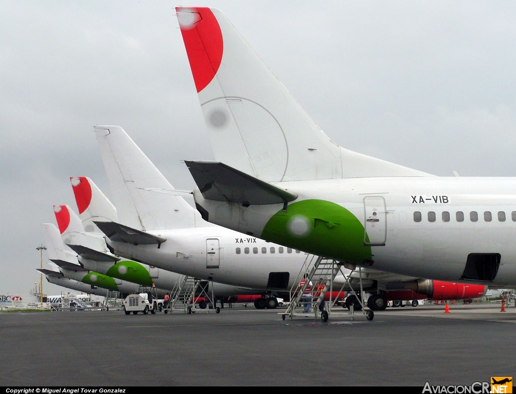 XA-VIB - Boeing 737-3B7 - VivaAerobus