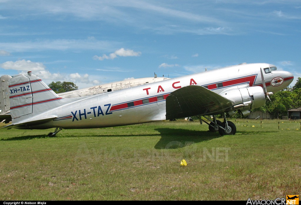 XH-TAZ - Douglas C-47A Skytrain - TACA