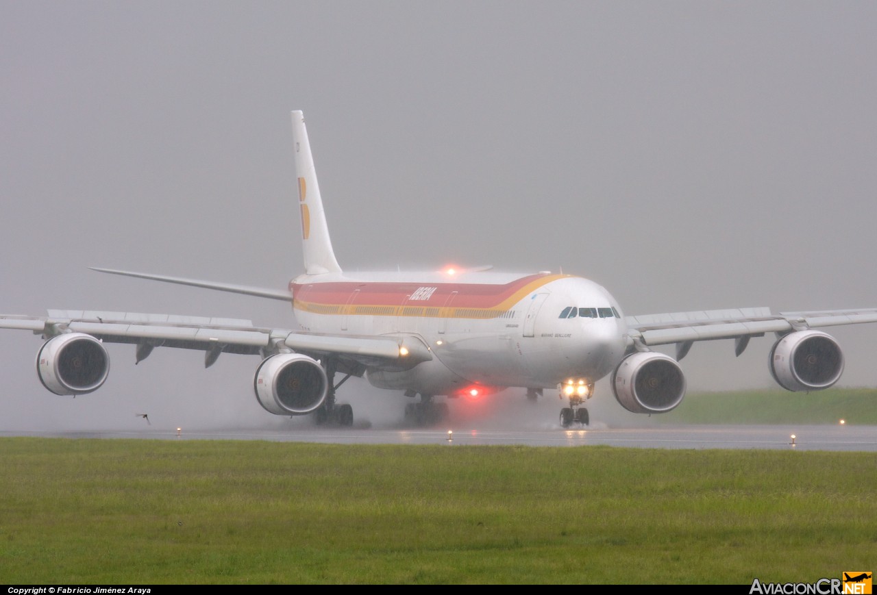 EC-IZX - Airbus A340-642 - Iberia