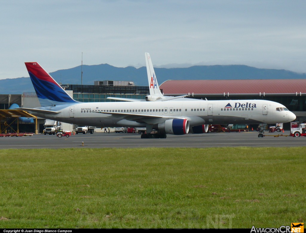 N679DA - Boeing 757-232 - Delta Air Lines