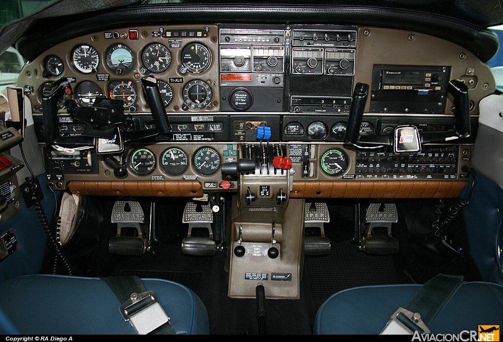 TI-ALH - Piper PA-34-200T Seneca II - ECDEA - Escuela Costarricense de Aviación