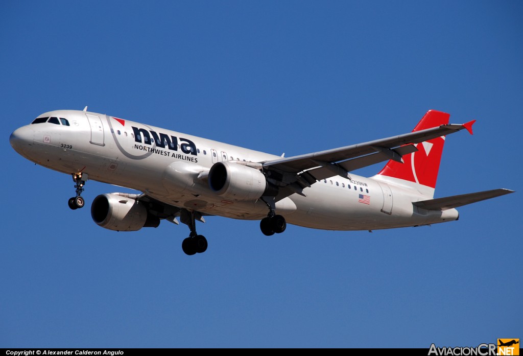 N339NW - Airbus A320-211 - Northwest Airlines