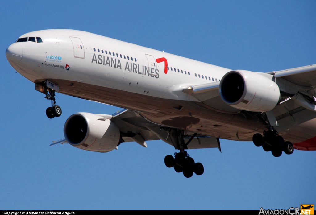 HL7596 - Boeing 777-28E/ER - Asiana