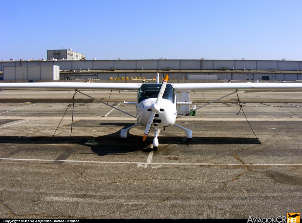 N203RE - Remos G-3/600 - California Flight Center