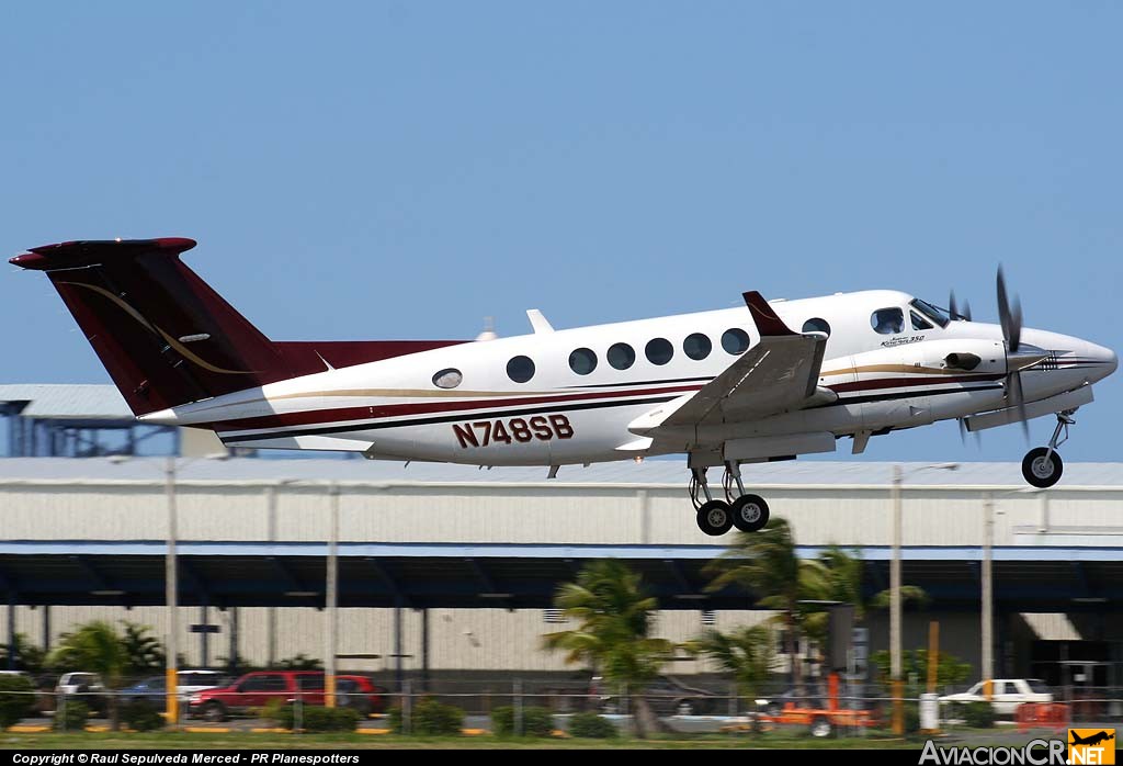 N748SB - Beechcraft B300 King Air 350 - Privado