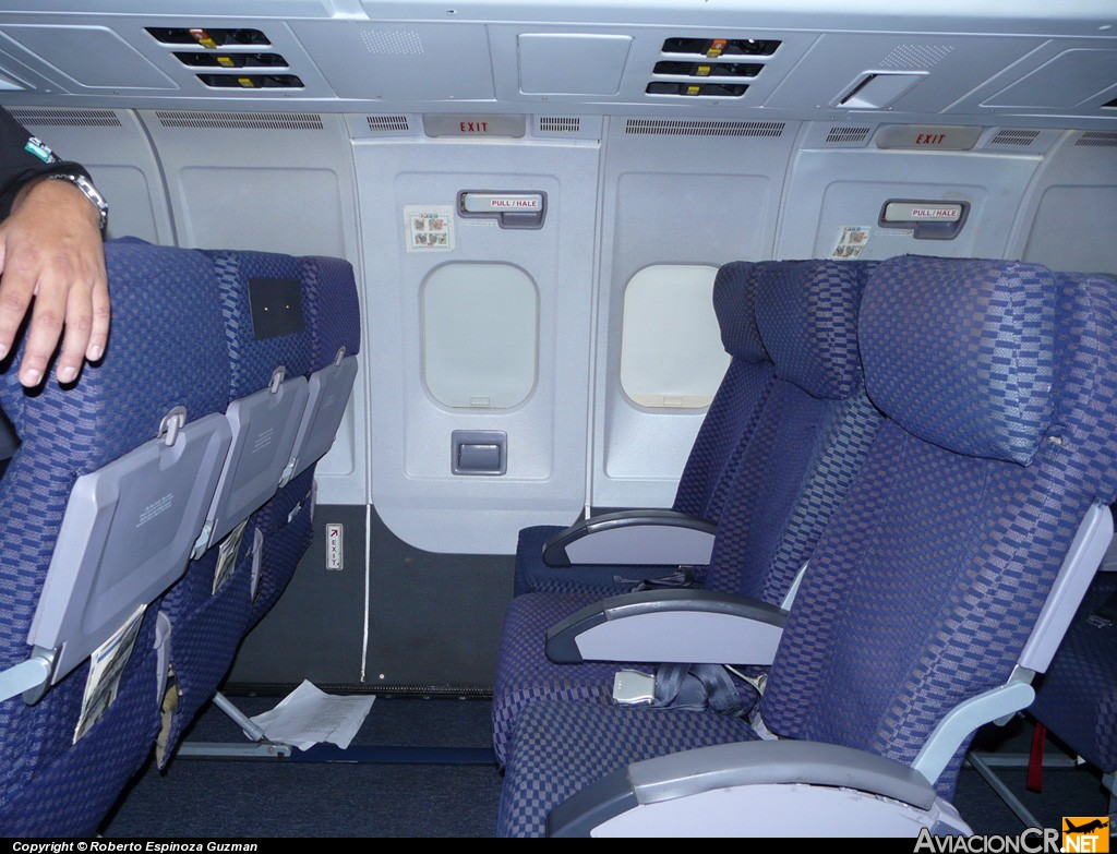 TI-BBH - McDonnell Douglas MD-82 - Costa Rica Skies