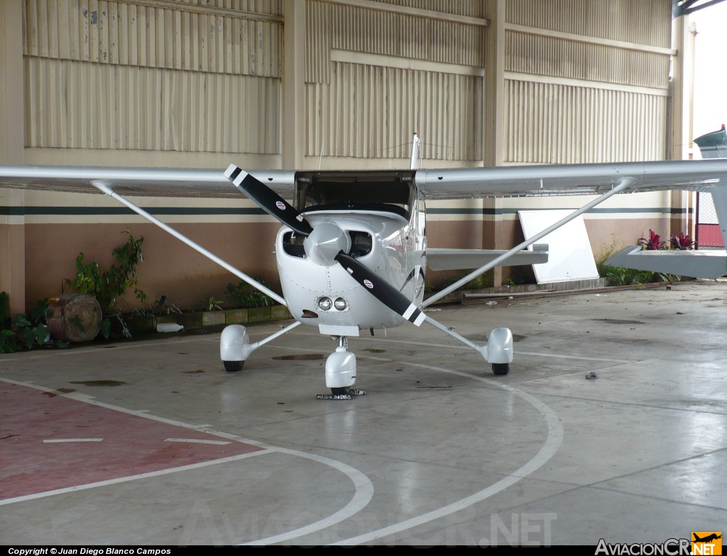 TI-AKU - Cessna R172K Hawk XP II - Aerotica Escuela de Aviación