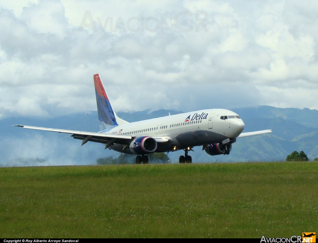 N392DA - Boeing 737-832 - Delta Air Lines