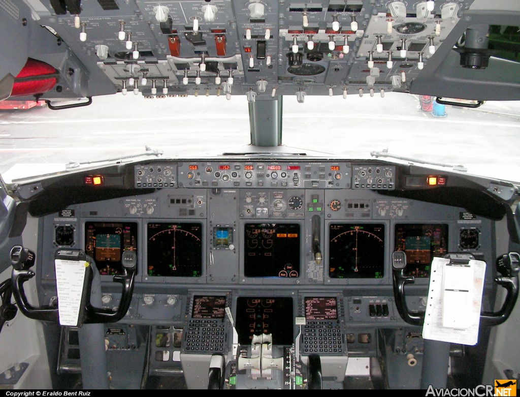 N951AA - Boeing 737-823 - American Airlines