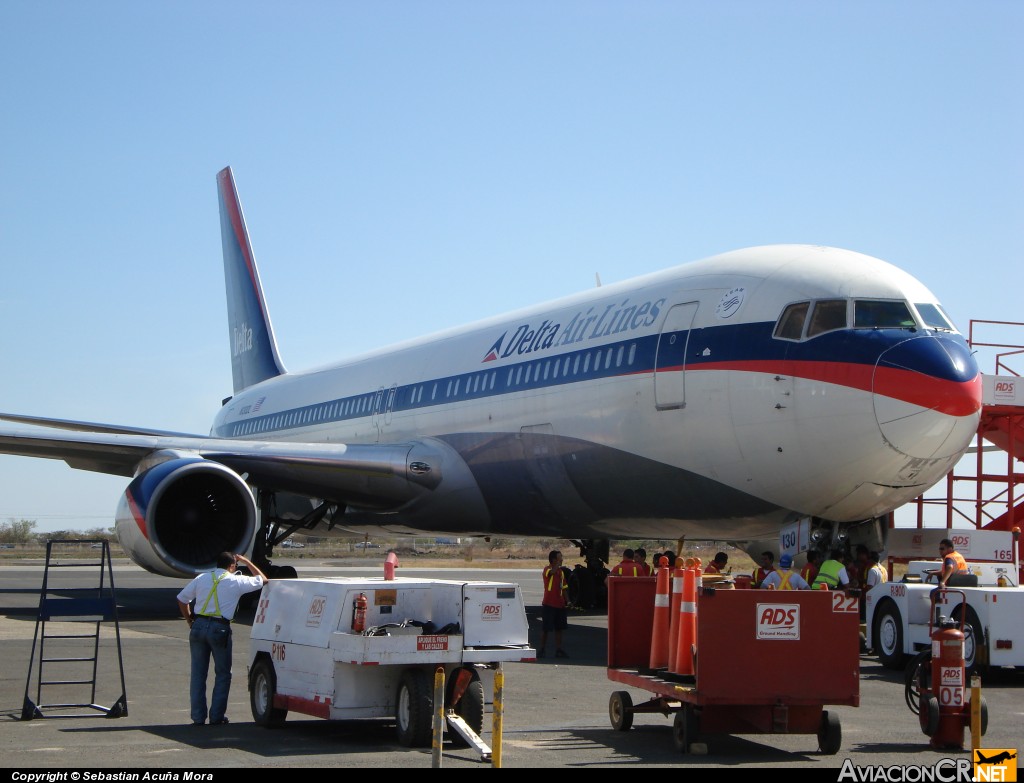 N130DL - Boeing 767-332 - Delta Air Lines