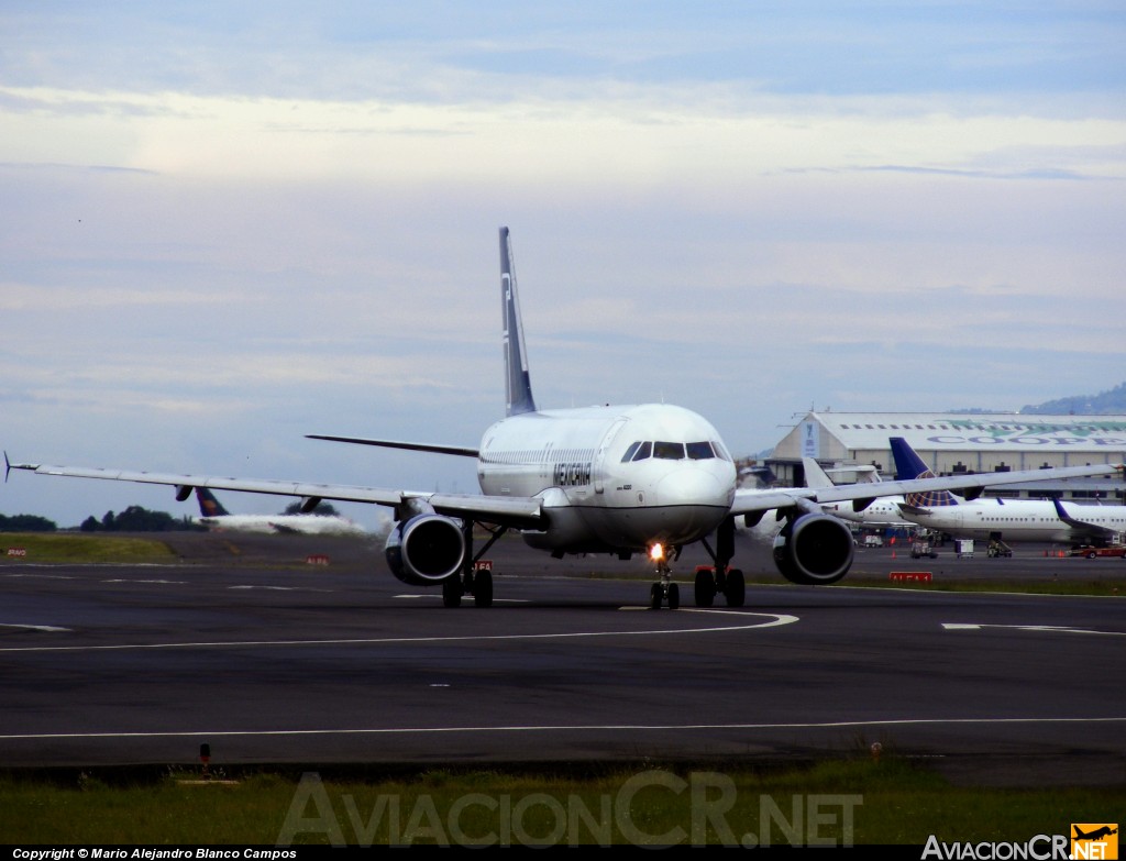 F-OHMM - Airbus A320-231 - Mexicana
