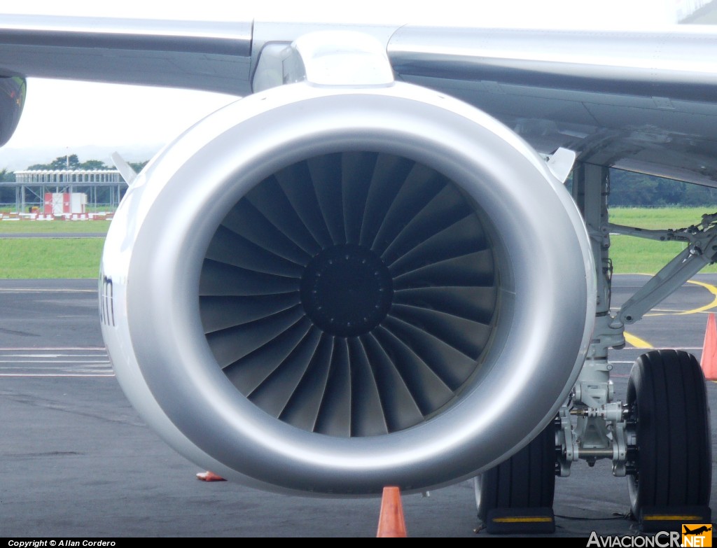 TI-BCF - Embraer 190-100IGW - TACA International Airlines