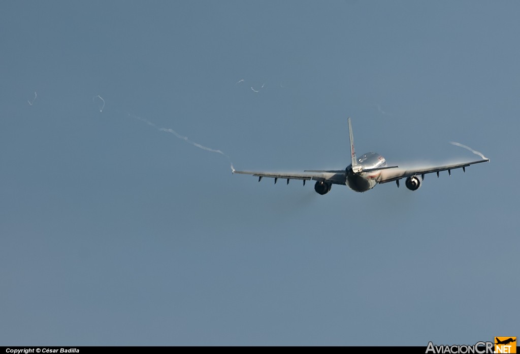 N7062A - Airbus A300B4-605R - American Airlines