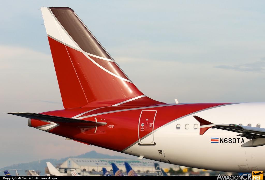 N680TA - Airbus A320-233 - TACA