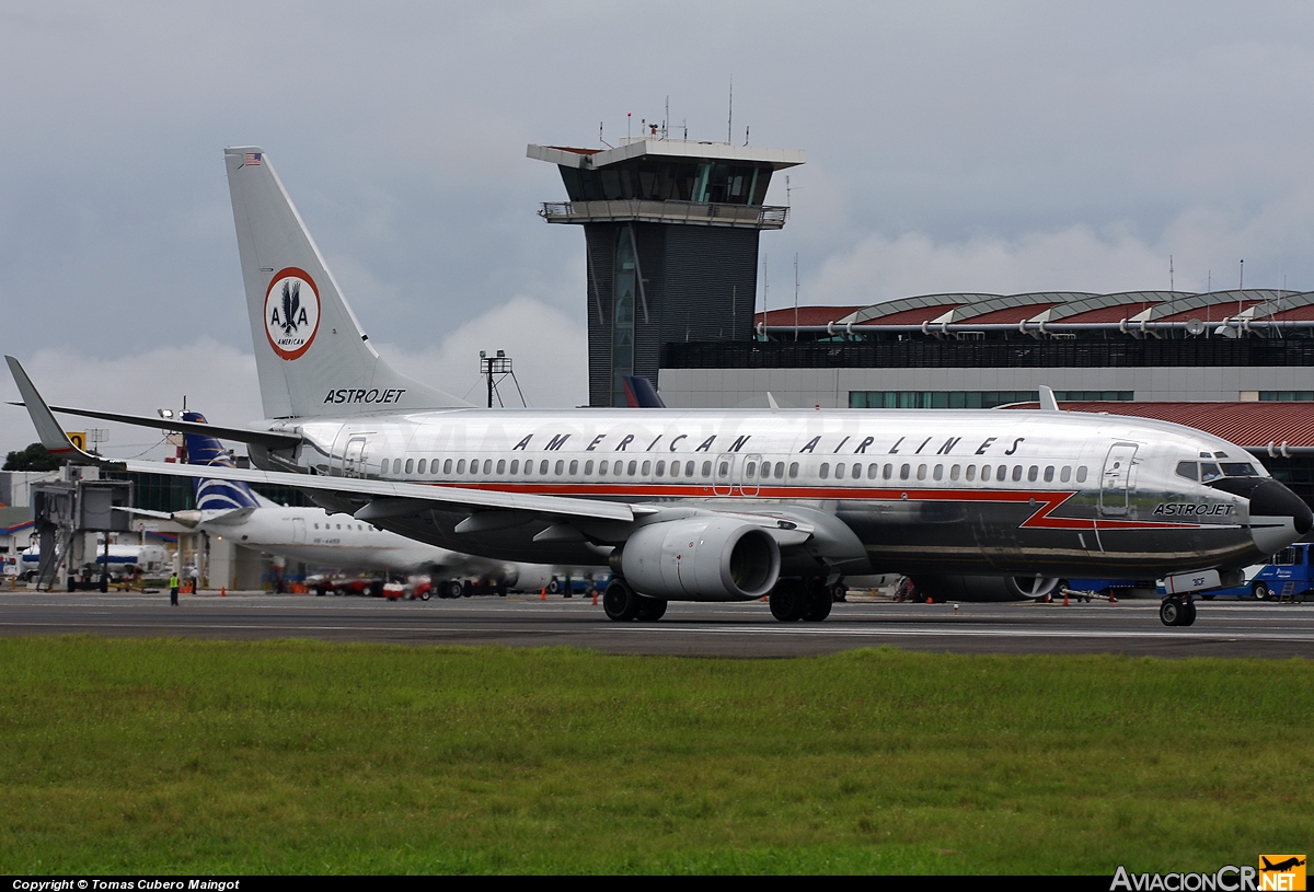 N951AA - Boeing 737-823 - American Airlines