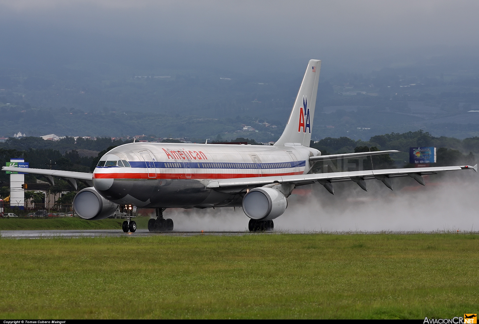 N7062A - Airbus A300B4-605R - American Airlines