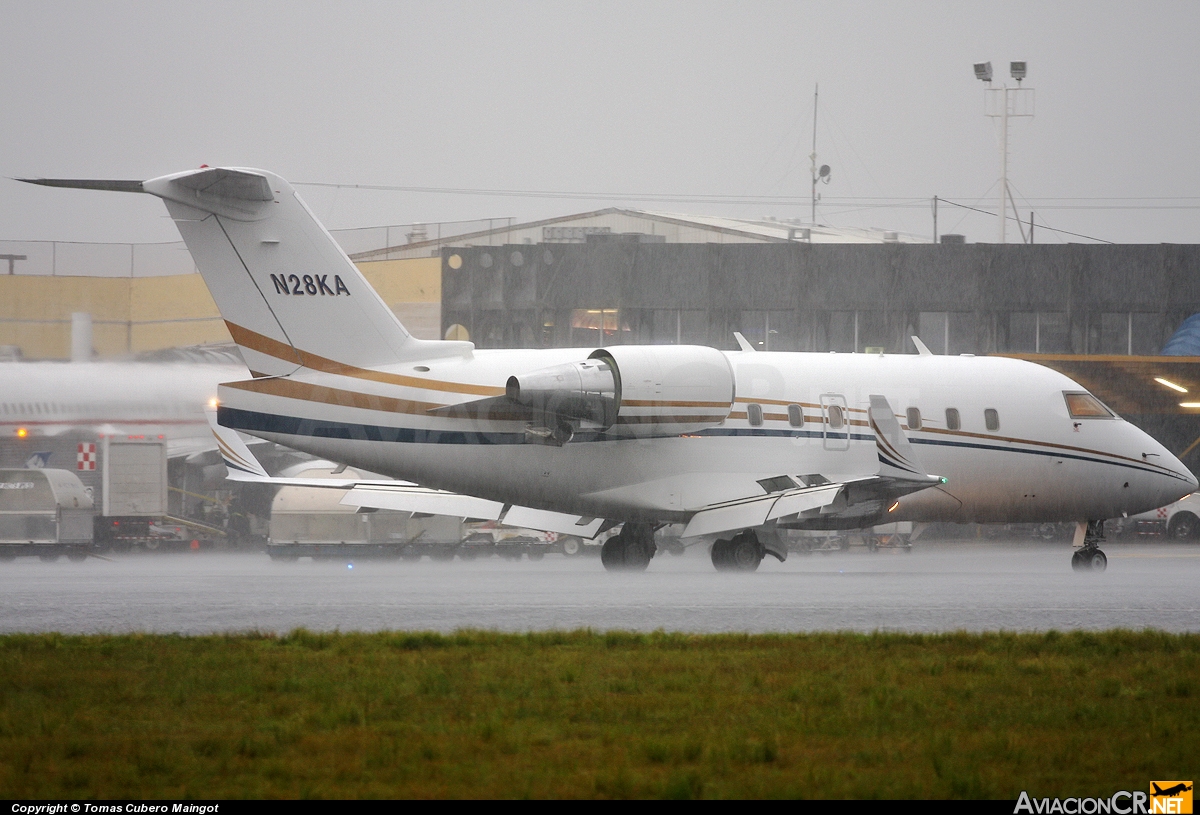 N28KA - Bombardier Challenger 604 (CL-600-2B16) - Privado