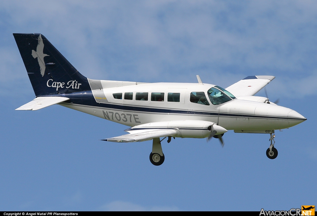 N7037E - Cessna 402C - Cape Air