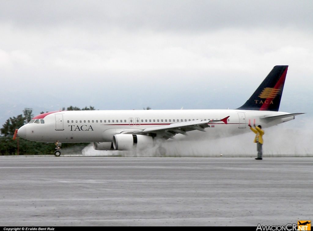 N495TA - Airbus A320-233 - TACA