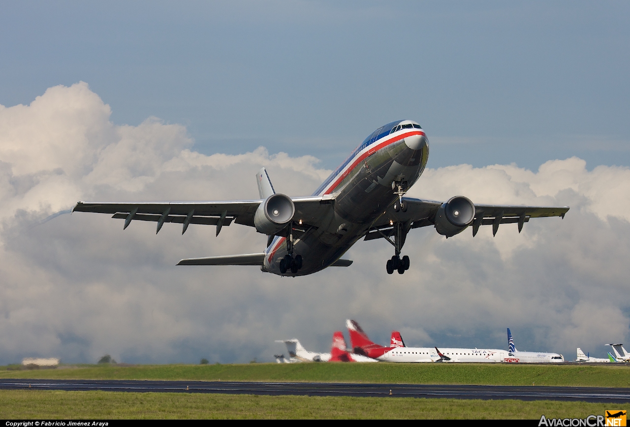 N7062A - Airbus A300B4-605R - American Airlines