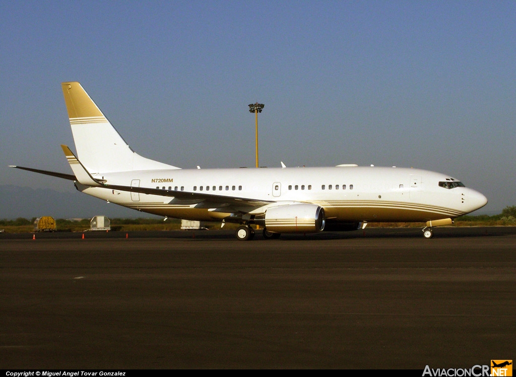 N720MM - Boeing 737-7ET BBJ - Privado