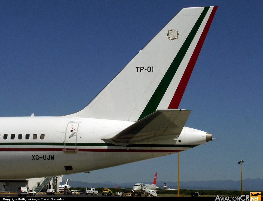 XC-UJM - Boeing 757-225 - Fuerza Aerea Mexicana FAM