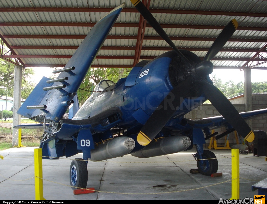 FAH-609 - Chance-Vought F4U-5NL Corsair - Fuerza Aerea Hondureña