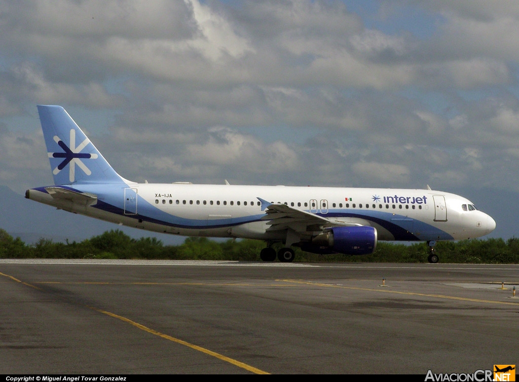 XA-IJA - Airbus A320-214 - Interjet