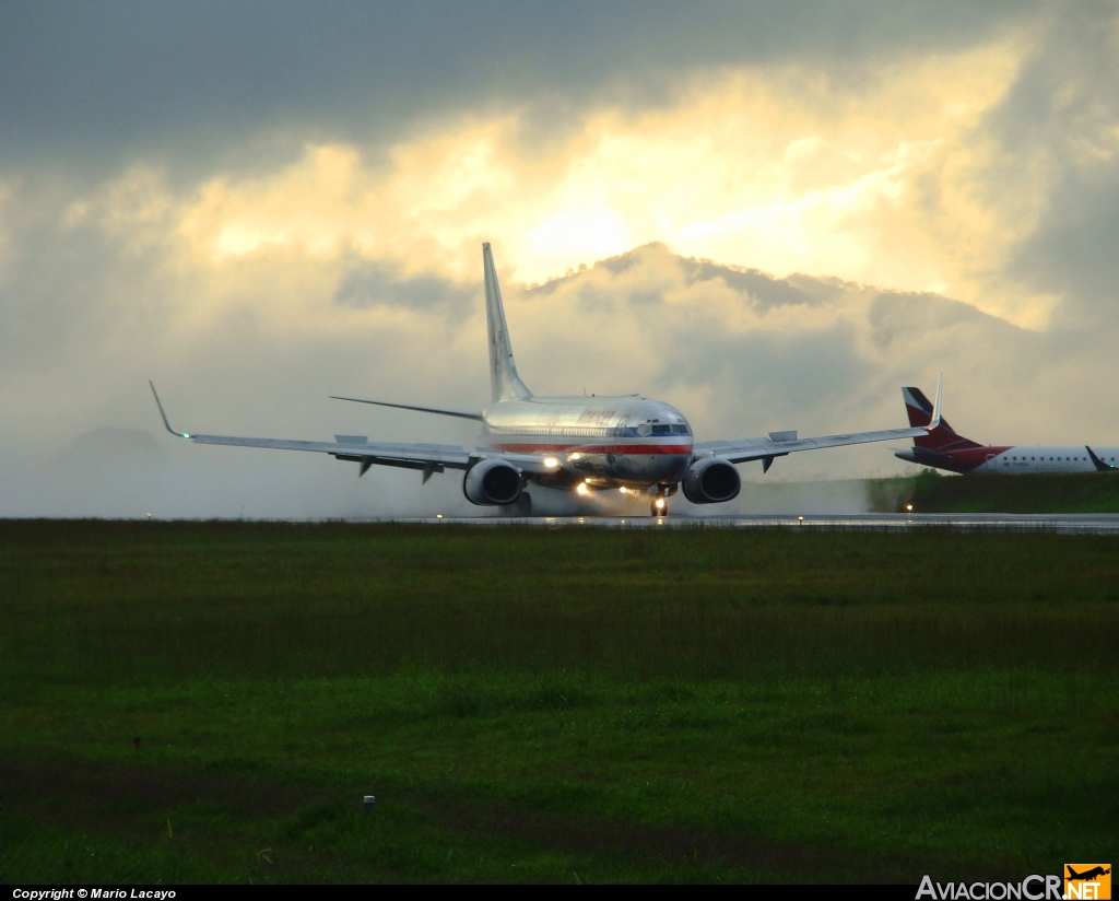 N913AN - Boeing 737-823 - American Airlines