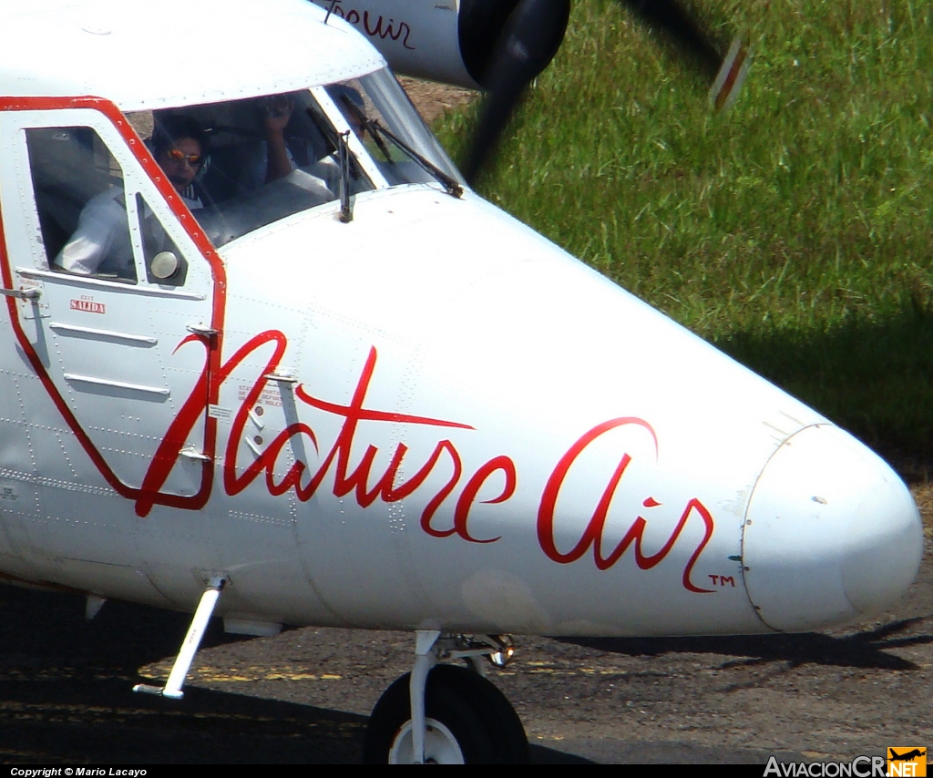 TI-AZC - De Havilland Canada DHC-6-300 Twin Otter - Nature Air