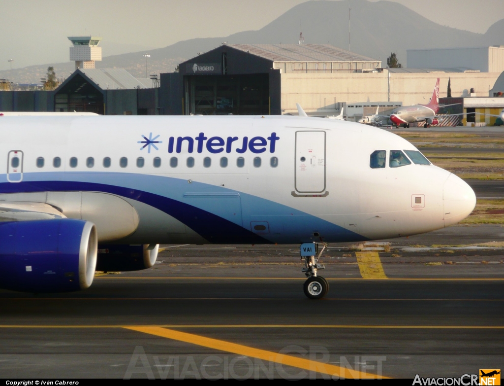 XA-VAI - Airbus A320-214 - Interjet