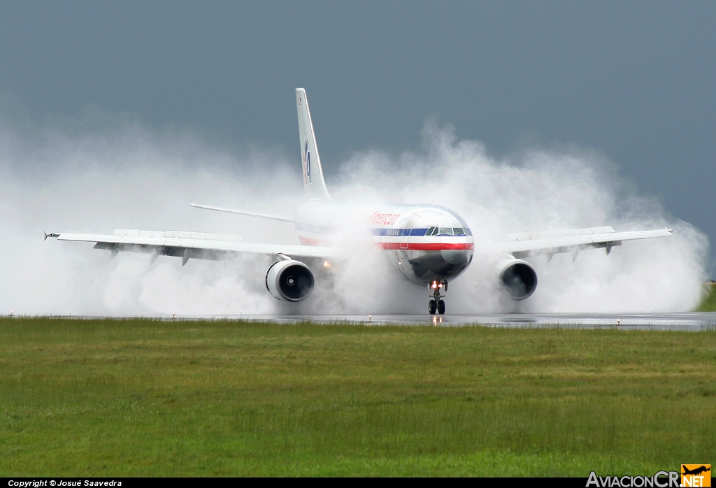 N14065 - Airbus A300B4-605R - American Airlines