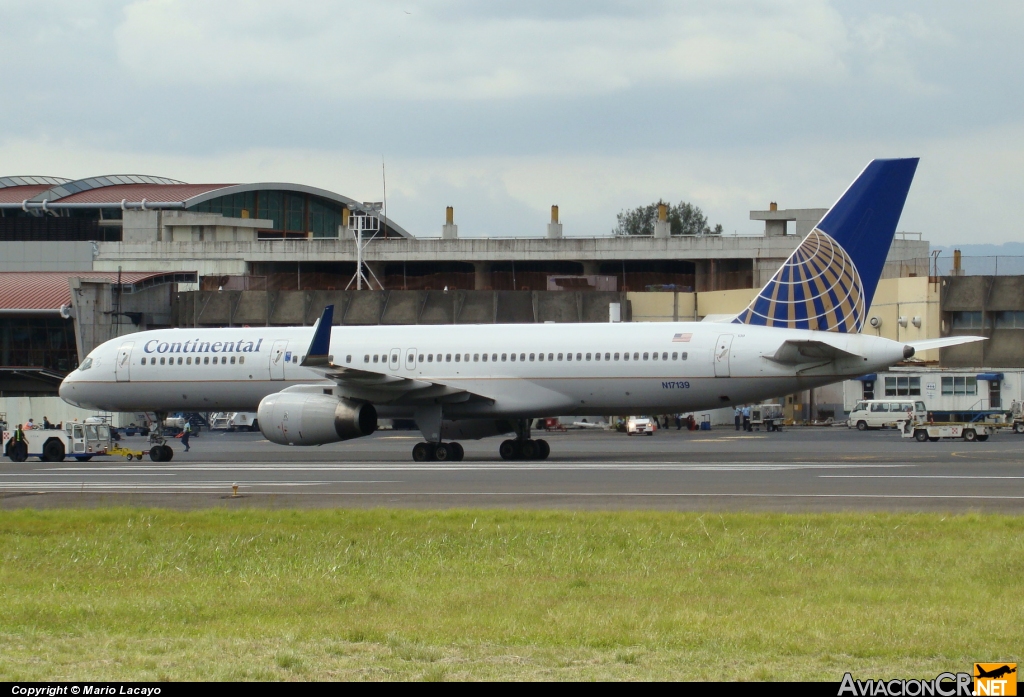 N17139 - Boeing 757-224 - Continental Airlines