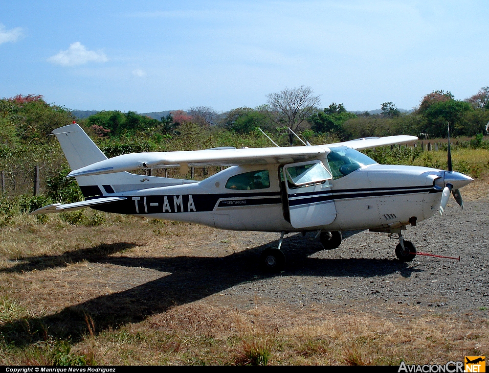 TI-AMA - Cessna 210 - Desconocida