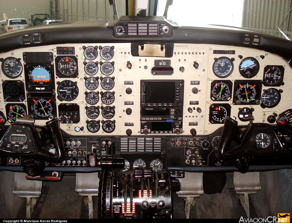 TI-AWM - Beechcraft King Air F90 - Privado