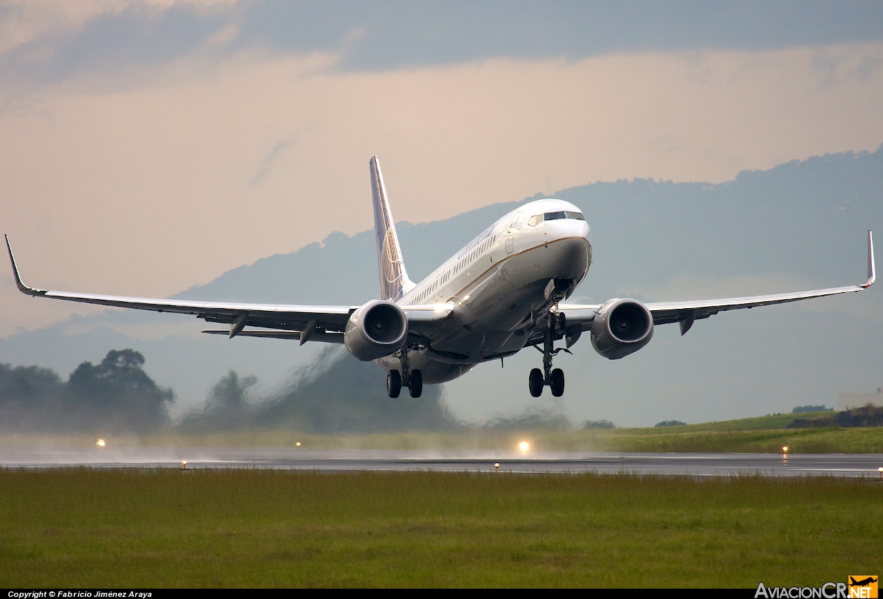 N76514 - Boeing 737-824 - United Airlines