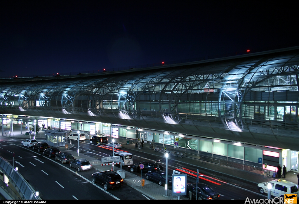 EDDL - Aeropuerto - Terminal