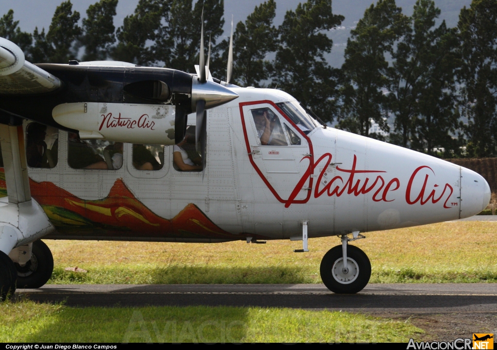 TI-AZC - De Havilland Canada DHC-6-300 Twin Otter - Nature Air