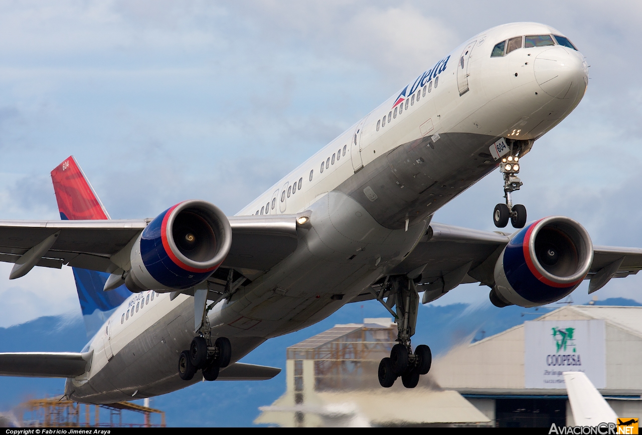 N604DL - Boeing 757-232 - Delta Airlines