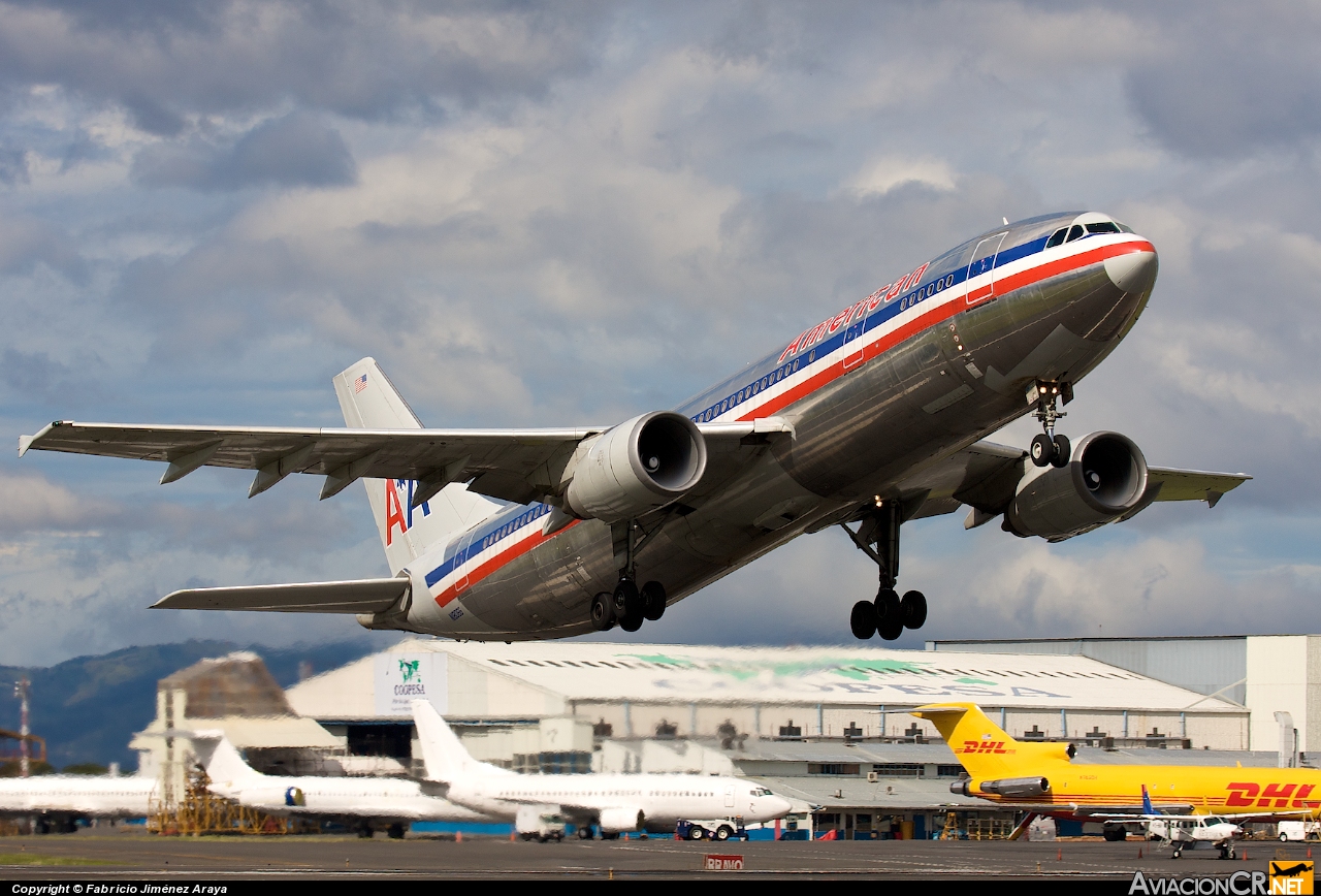 N18066 - Airbus A300B4-605R - American Airlines